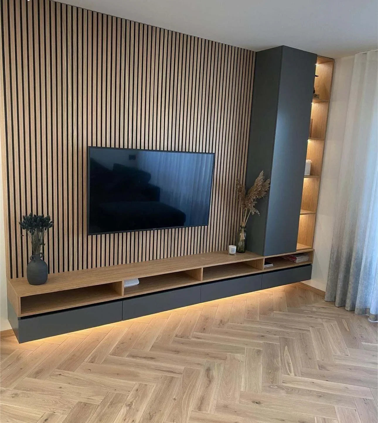 Cinewall SlatPanel Oak met Zwart Opbergsysteem - cinewallkopen.be